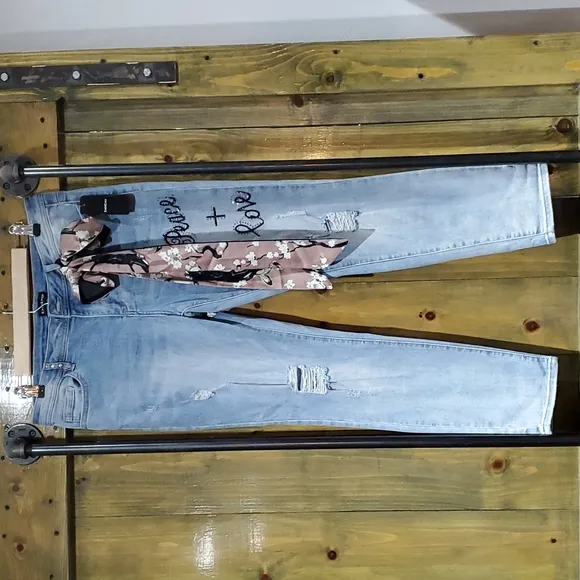 BEBE PEACE LOVE DISTRESSED PINK  BLUE DENIM JEANS SIZE 31 STRETCH
          
      NWT