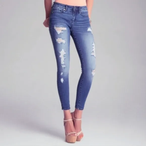 BEBE Destructed Skinny Flirt Jeans, Size 31 Sun Soak Destroy W
          
      NWT