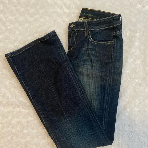 𝅺Bebe Sophie Jeans/Rhinestones On Back Pockets Size 28