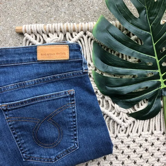 Big Star Jeans Brigette Skim Straight Size 33