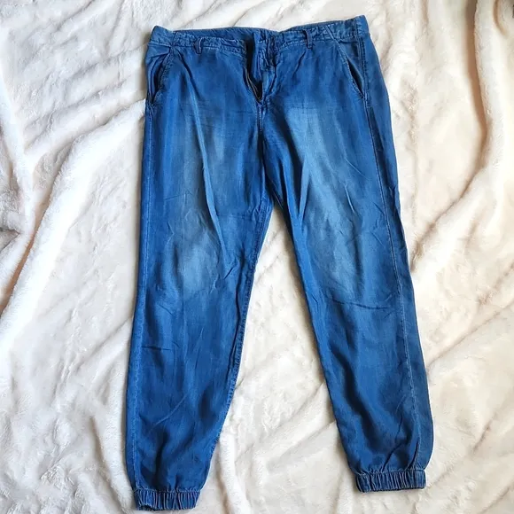 Ankle length jeans