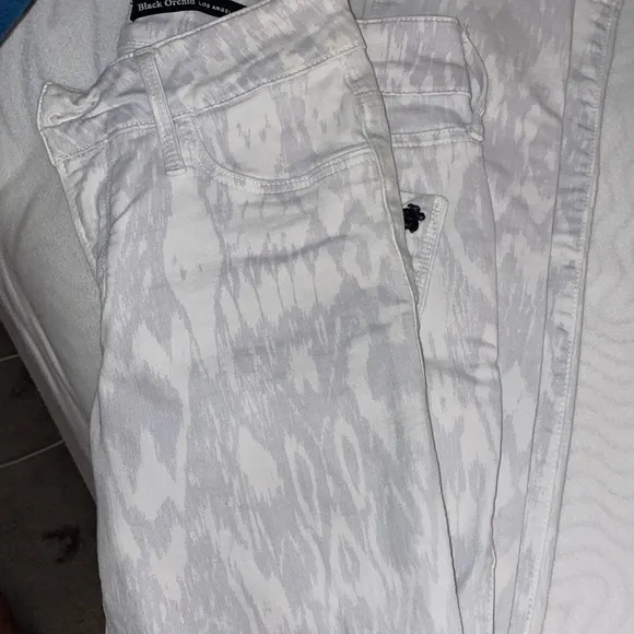 Patterned jeans