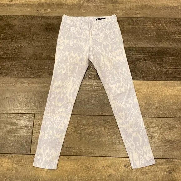 BLACK ORCHID Mid Rise Lavender White Print Skinny Leg Jeans 28 Inseam 30"