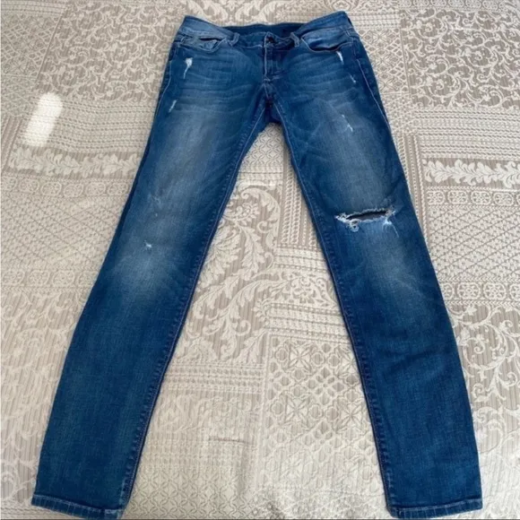 Women's Dark Wash Ripped Skinny Jeans