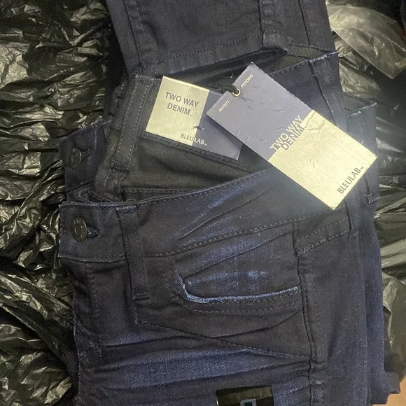 NWT BLEULAB slim Skinny Reversible Jegging jean
          
      Boutique
