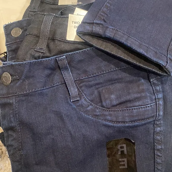NWT BLUELAB super stretch THIN DENIM Detour Legging Reversible Jean jegging
          
      Boutique