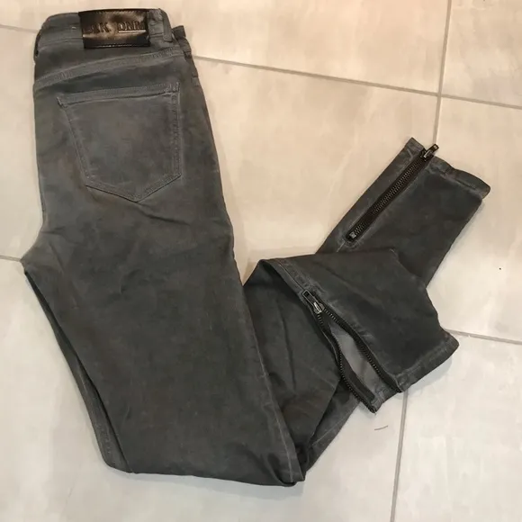 BLK DNM skinny zip jeans size 28