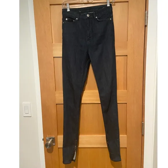 BLK DNM High Waisted Ankle Zip Skinny Jean