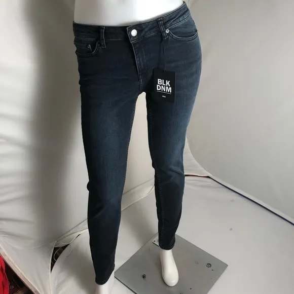 BLK DNM dark rinse blue mid rise skinny jeans 30
          
      NWT