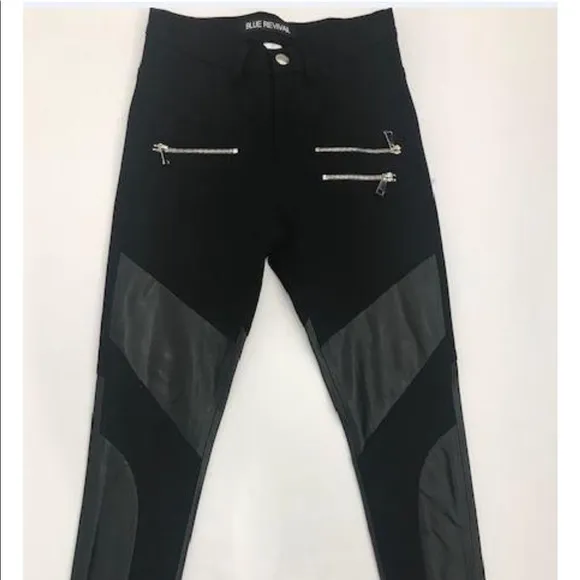 Black skinny jeans (leather)
          
      NWT