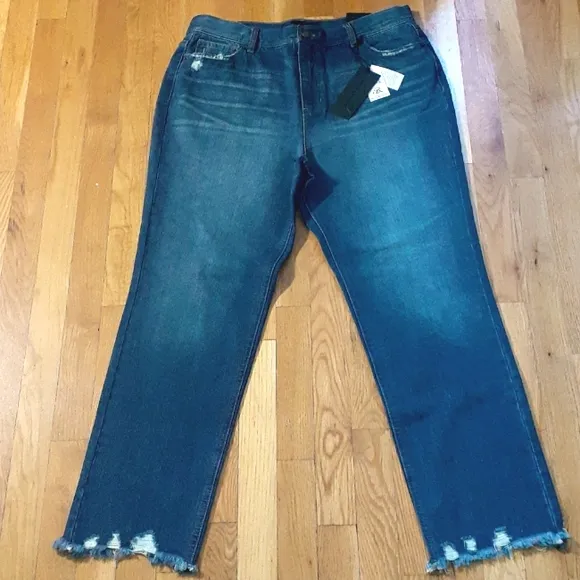 Blue Revival Jeans. Size 32 (12)
          
      NWT