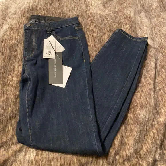 💙Blue Revival Sienna Mid Rise Skinny Jeans💙
          
      NWT