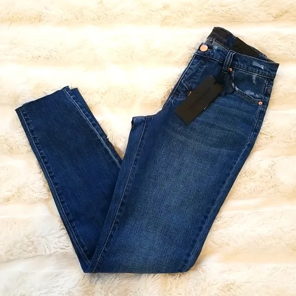 NWT Blue Revival Distressed Sienna Mid-Rise Skinny Jeans, size 26
          
      Boutique