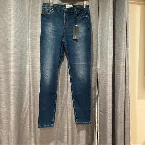 Blue revival blue jeans
          
      NWT