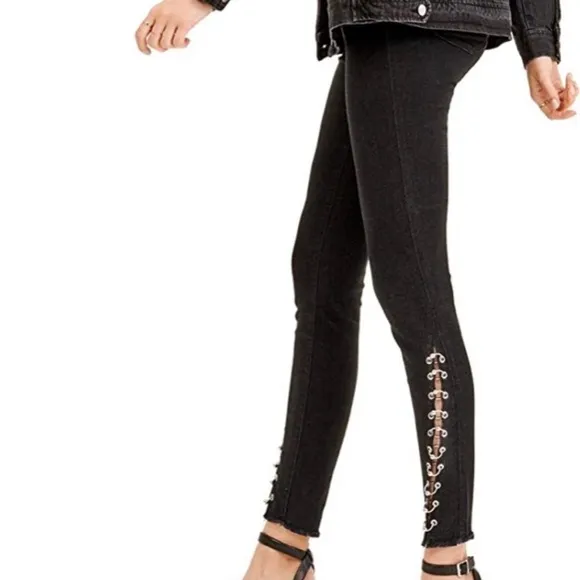 Blue Revival High Rise Skinny Pierced Ankle Jourdan Blue Jeans Women’s Size 29
          
      NWT