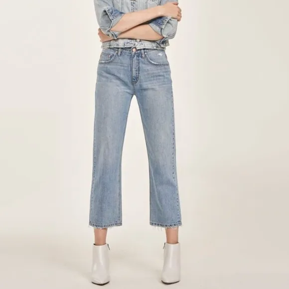 NWT Blue Revival Kasey High Rise Crop In Cambridge
          
      NWT