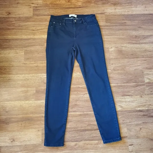 Blue Revival Size 28 Skinny Jeans