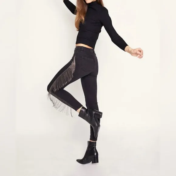 Chain Fringe Mid Rise Skinny in Dublin
          
      NWT