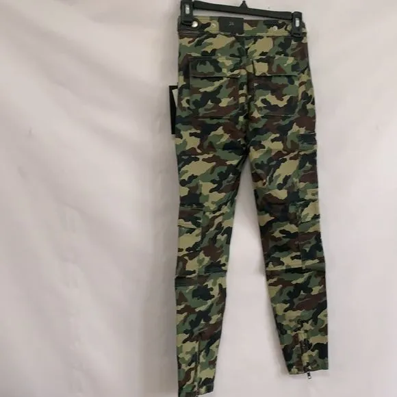 NWT BLUE REVIVAL TEDDY CARGO SKINNY ANKLE …
          
      NWT