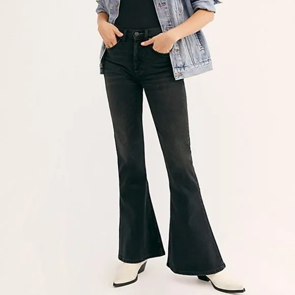 NWT BOYISH Kingsley Flare Jeans raw hem in The Hustler faded black jean 29