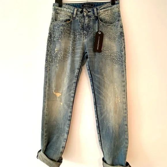 5⭐️SELLER BROCKENBOW CHARLOTTE LTD HAND EMBROIDERED EUROPEAN BOYFRIEND JEANS
          
      NWT