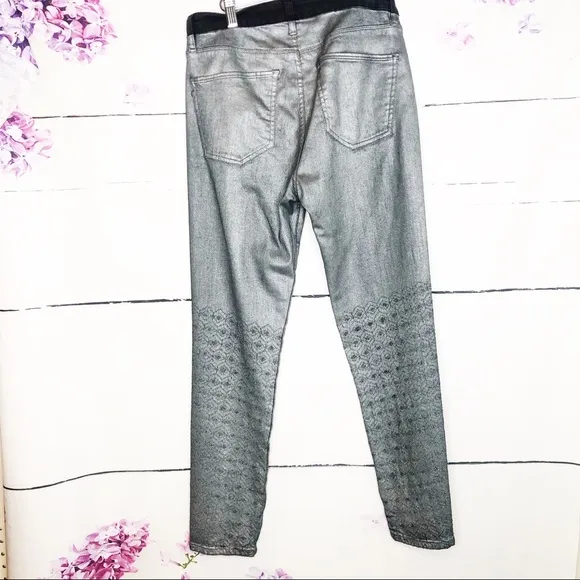 Brockenbow | Dolly Glitter High Rise Silver Skinny Jeans
          
      NWT