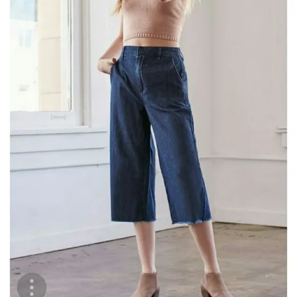 BullHead Women's Soft Denim Wide Leg CULOTTE 26
          
      NWT