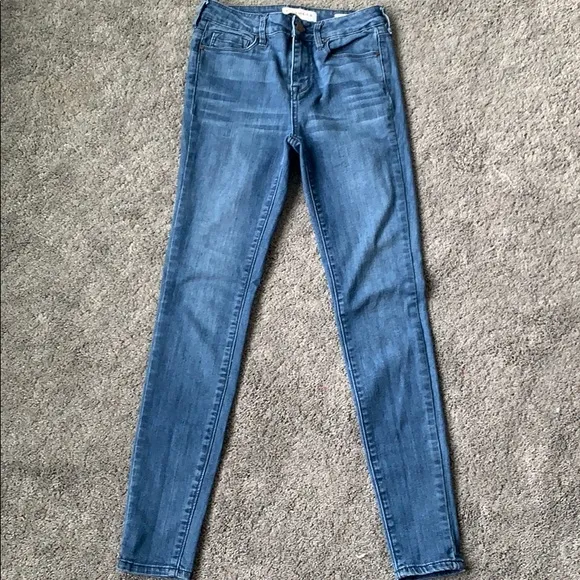 Hi-Rise Skinny Jeans