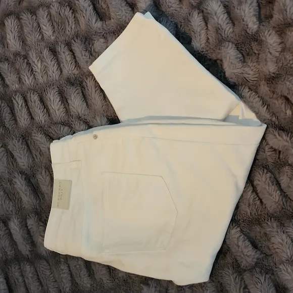 Burberry Brit Relaxed Fit Womens Button Up White Denim Jeans W31