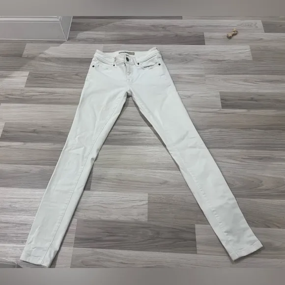 Burberry white jeans‎