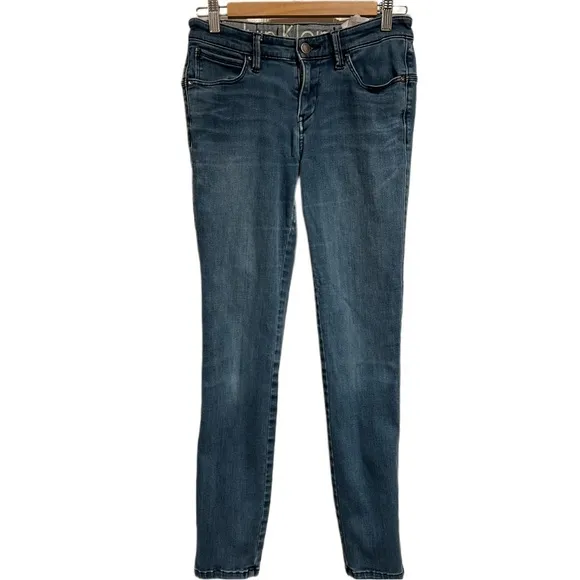 Calvin Klein • low rise skinny jeans