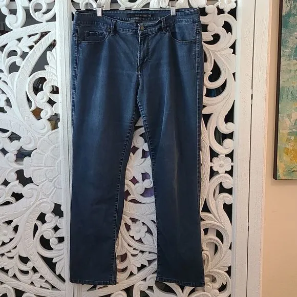 Calvin Klein stretch jeans straight size 33 (womens 16)