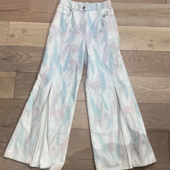 Chanel jeans size 40
          
      NWT