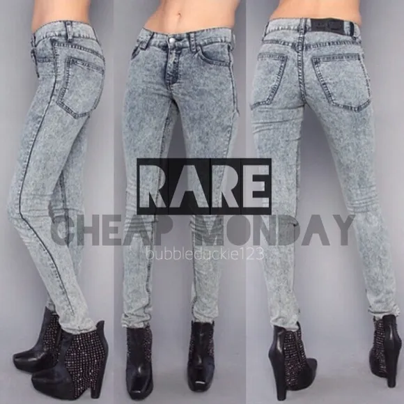 💎 Mineral wash skinny jeans
          
      NWT
