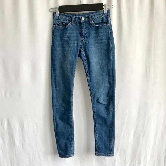Cheap Monday  Prime Cropped Sonic Medium Wash Stretchy Skinny Jeans EUC 24