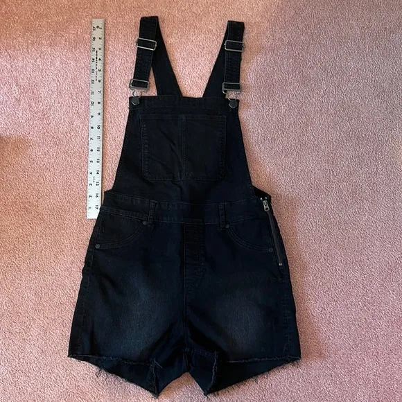 Black Shorts Overall - Medium