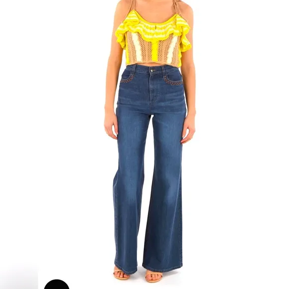 CHLOE
HIGH-WAISTED WIDE-LEG DENIM JEANS WITH LOGO