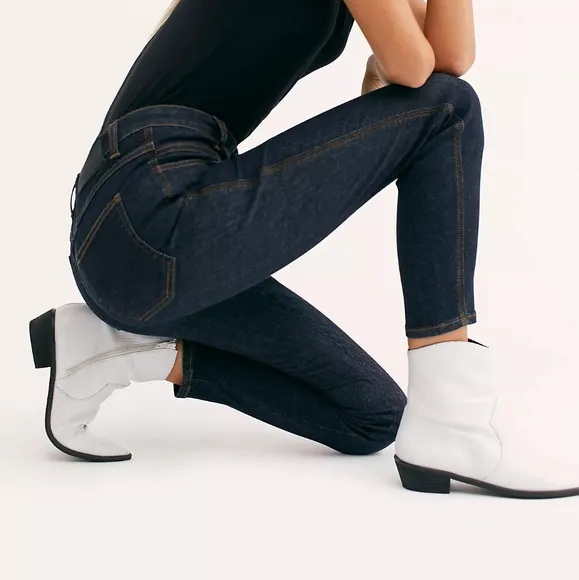 NWT Closed x Free People Dark Indigo High Waist Skinny Pusher Jeans 25
          
      NWT