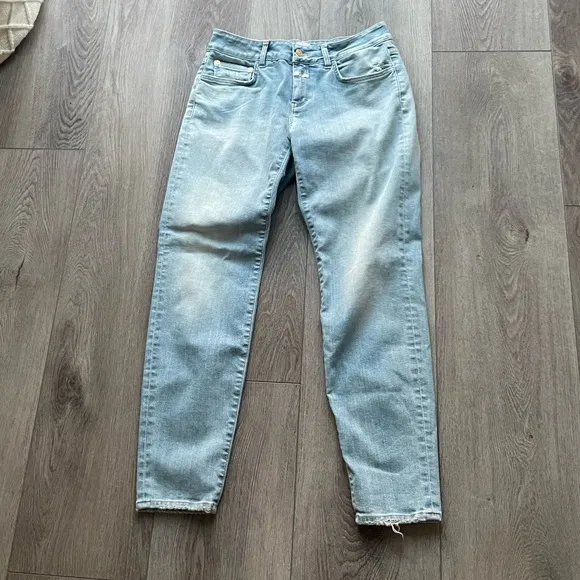closed baker ligth blue mid rise slim fit jeans size 27 new
          
      NWT