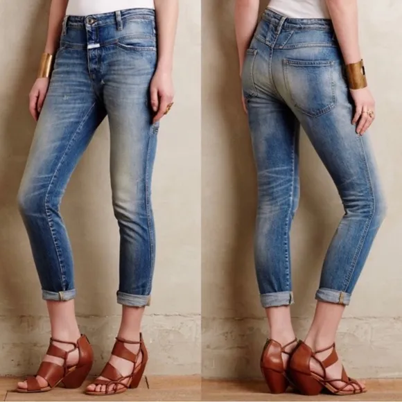 Closed Cropped Worker 1511 Blue Distressed Jeans