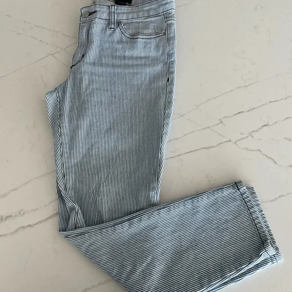 Club Monaco Nautical Relaxed Fit Crop Jean