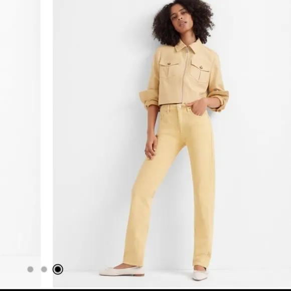 Club Monaco The Relaxed Slim High Waist Jeans in Light Yellow
          
      NWT