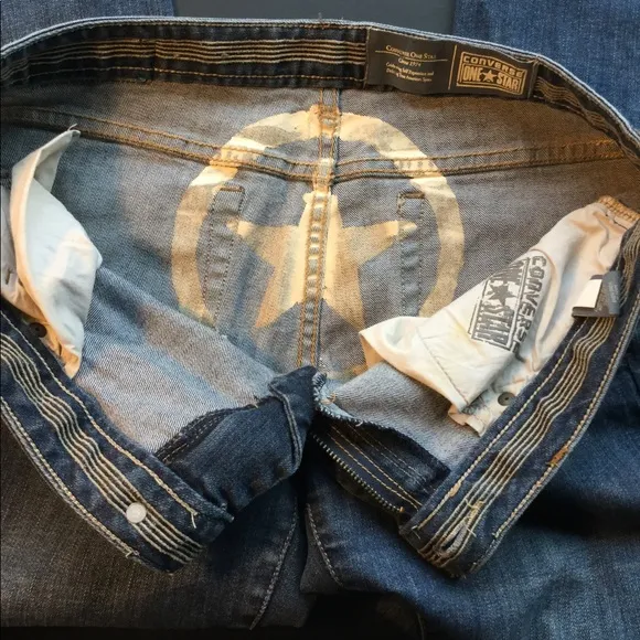 Converse, Classic One Stars, Straight Leg, 5 Pockets, Mid Wash, Blue Jeans.