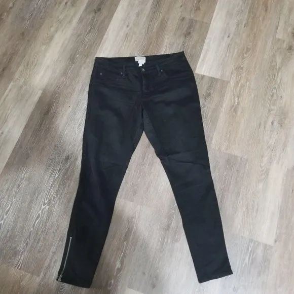 Convers / 10 / Black Skinny Jeans