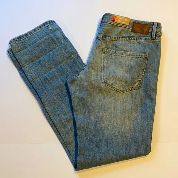 Converse SZ 10 Distressed Boyfriend Straight Denim Blue Jeans New D31
          
      NWT