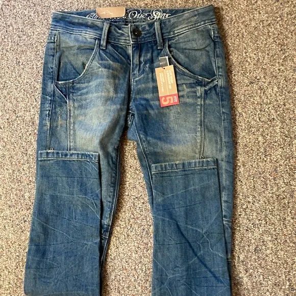 NWT Converse Women’s “The Skinny” Blue Jeans Size 2
          
      Boutique