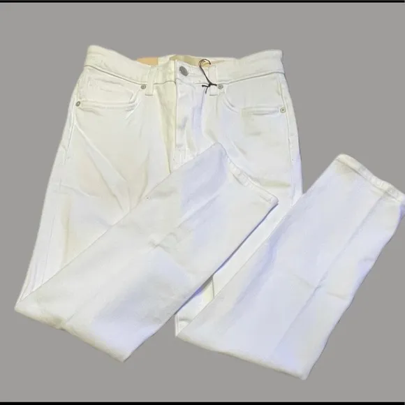 CQY White Ankle Jeans
          
      Boutique