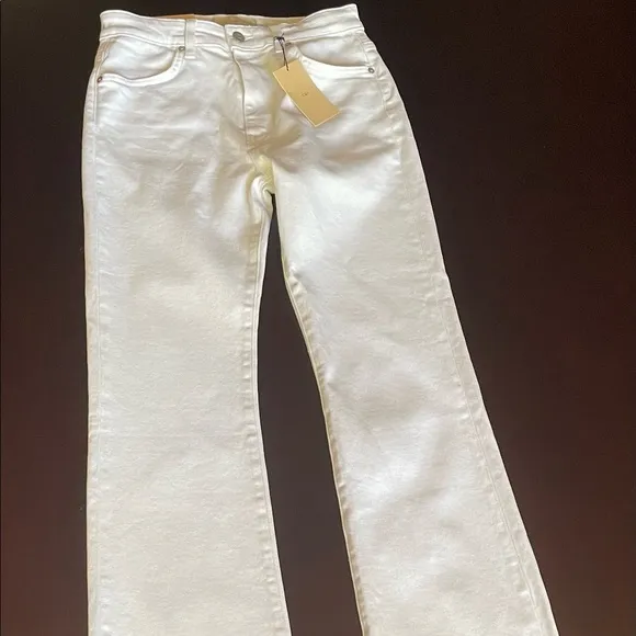 CQY NWT White Denim High Waisted Jeans. Size 29
          
      NWT
