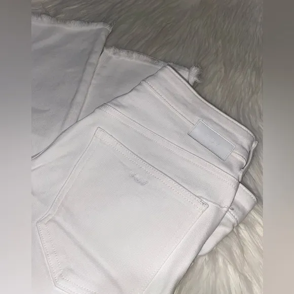 CQY WHITE DENIM CROPPED JEANS WITH RAW HEMS- 28