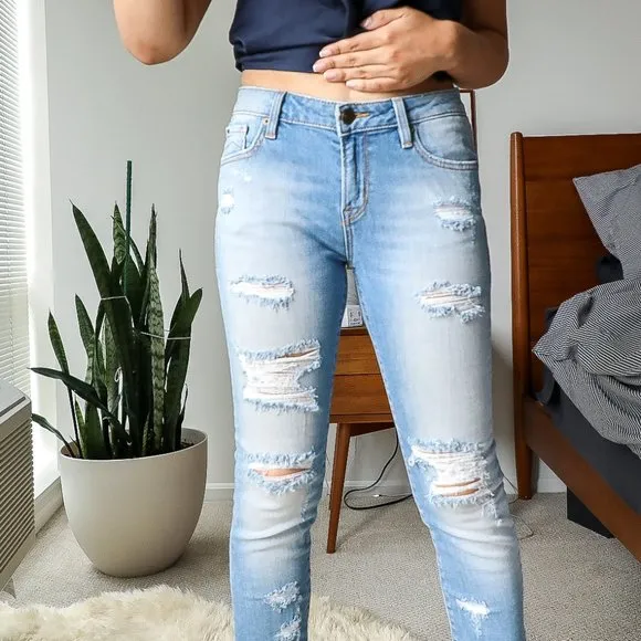 D-ID Ripped Jeans